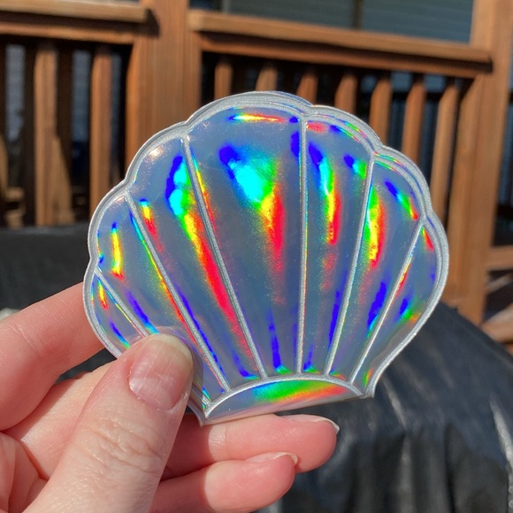 Silver Holographic Sea Shell Compact Mirror - Picture 1 of 15